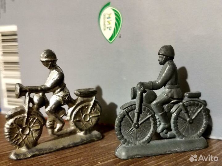 Мотоциклист, металл-олово зми солдатик времен СССР