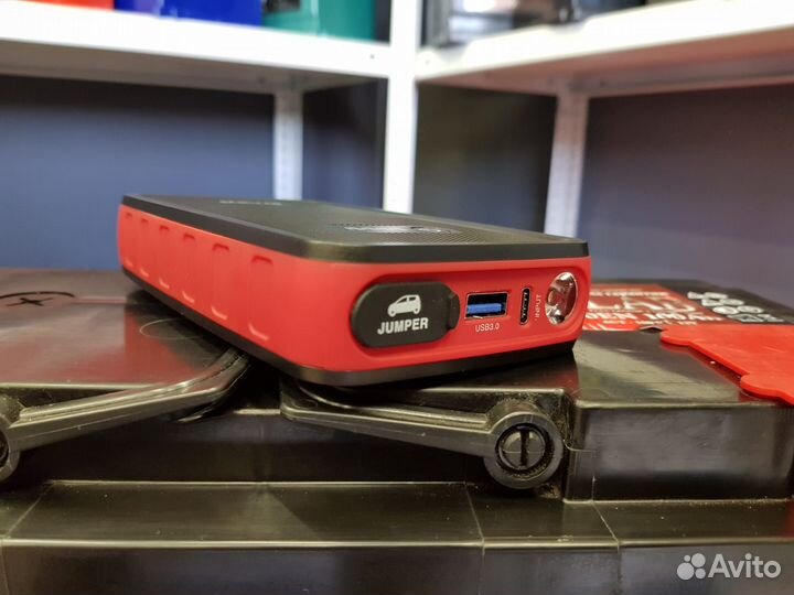 Портативное пусковое зарядное устройство PRO-8