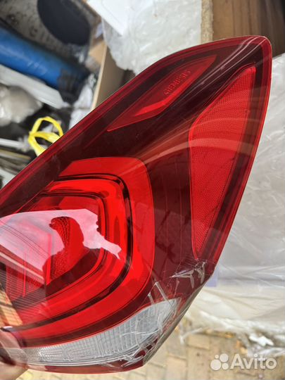 Фара задняя правая Genesis g70