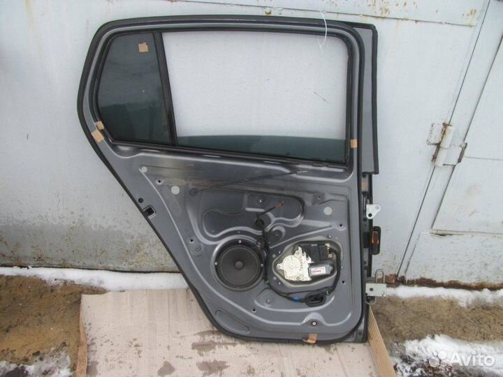 Дверь задняя левая Volkswagen Golf 5 2004-2009