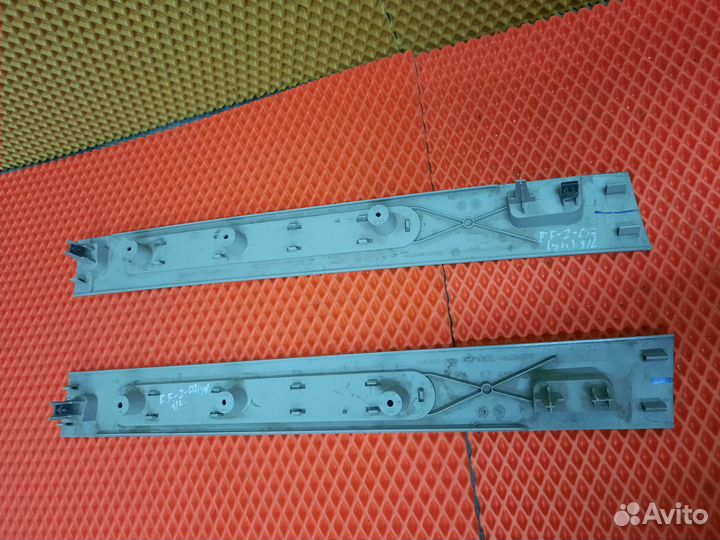 Накладка багажника левая, правая Ford Focus 2