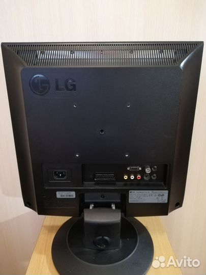 Монитор телевизор LG Flatron M1717A scart rca