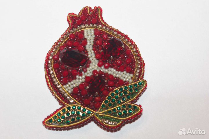 Брошь из бисера