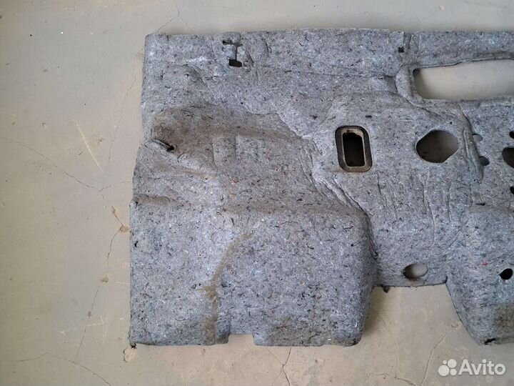 Шумоизоляция моторного отсека Nissan Tiida