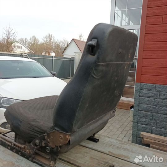 Водительское кресло из нивы