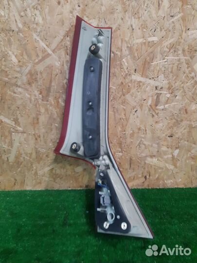 Volvo XC70 Фонарь крышки багажника правый