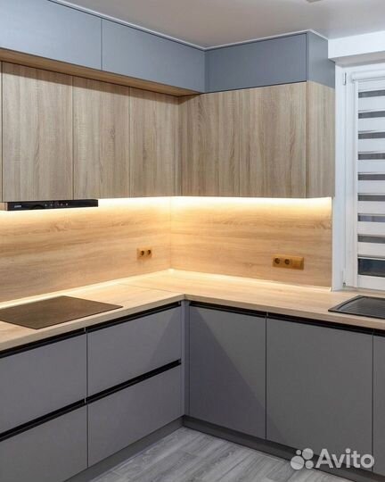 Кухня с витриной с установкой