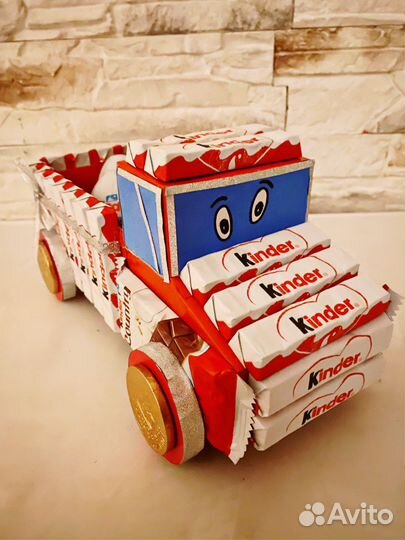 Машинка с конфетами