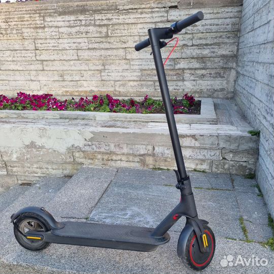 Электросамокат Xiaomi m365 pro, 30 км/4, оригигал