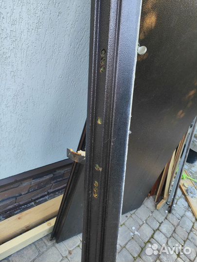 Дверь входная металлическая бу