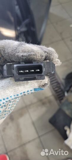 Модуль зажигания, коммутатор 8D0905351