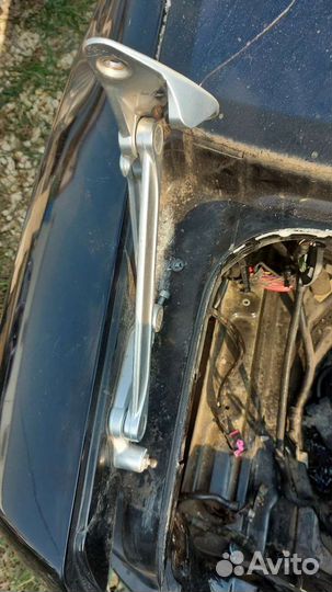 Петля багажника на Volkswagen Phaeton