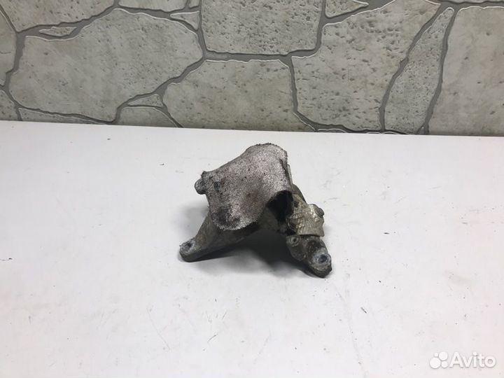 Кронштейн опоры двигателя Audi A8 D4 2012