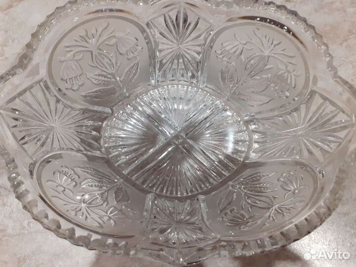 Большая хрустальная ваза