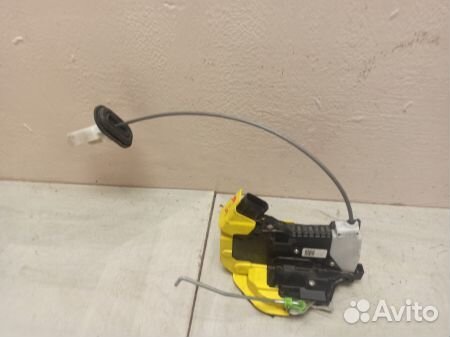 Замок двери задней правой