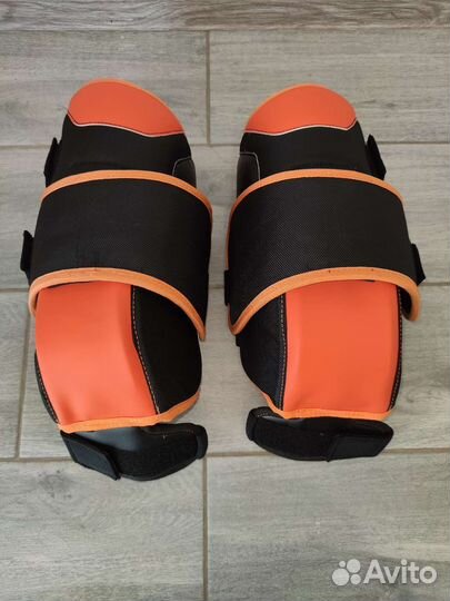 Вратарские наколенники SR