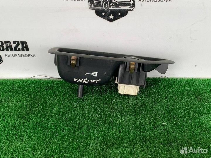 Блок управления стеклоподъемниками Renault Laguna