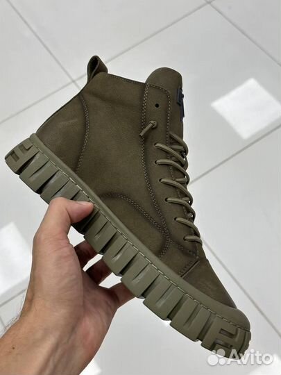 Кроссовки мужские новые натуральные