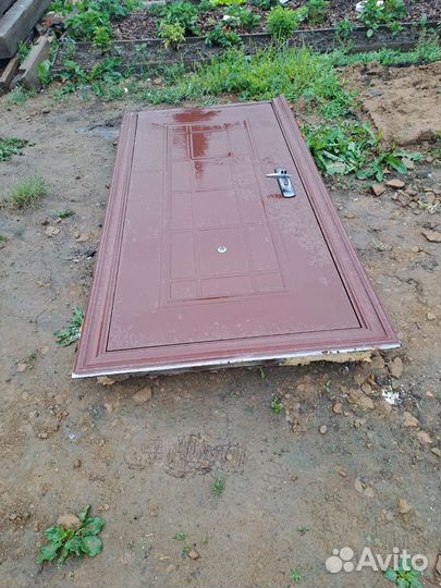 Дверь входная металлическая бу