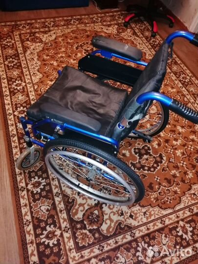 Кресло-коляска для инвалидов