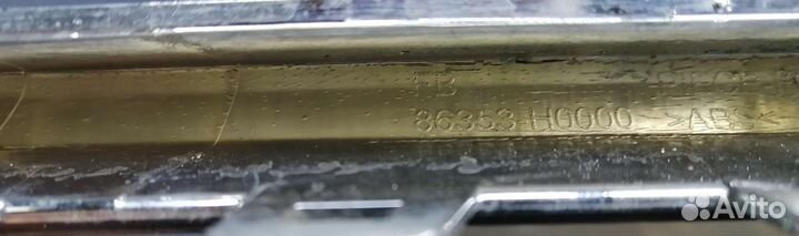 Молдинг решетки радиатора хром Kia Rio 4 2017+