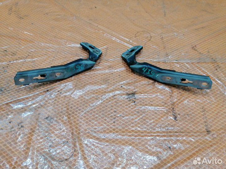 Петля капота Audi A6 C6 4F AUK 2007