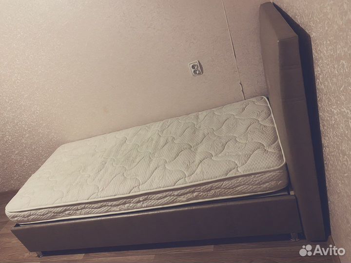 Кровать односпальная с матрасом детская