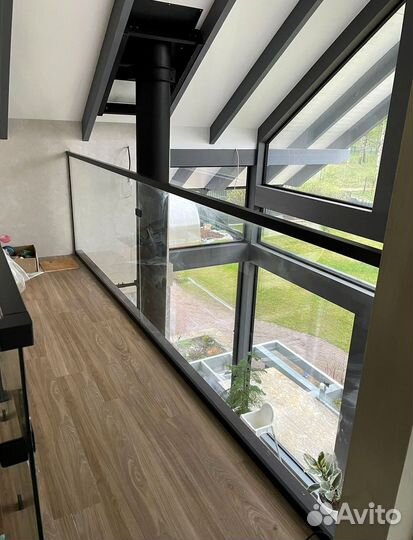 Стеклянное ограждения для лестниц на заказ