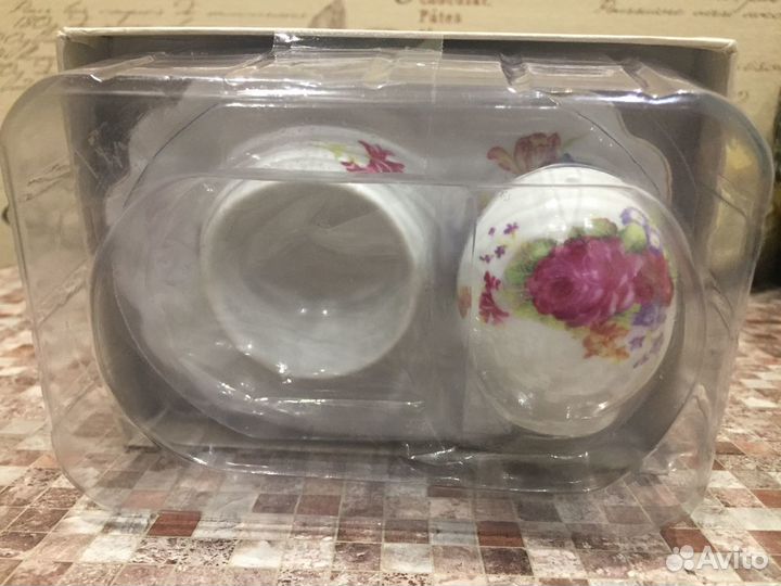 Подставка для яйца с солонкой