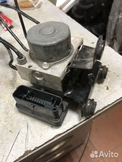 VW Polo Sedan Блок абс