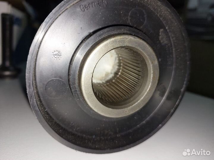 Привод в сборе WV tiguan 07- лев. МКПП 305768 GKN