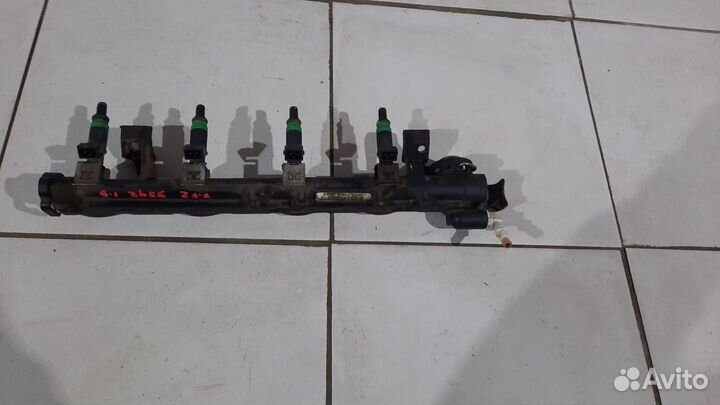 Топливная рампа форсунки 1,6, 2,0,1,8 форд фокус2