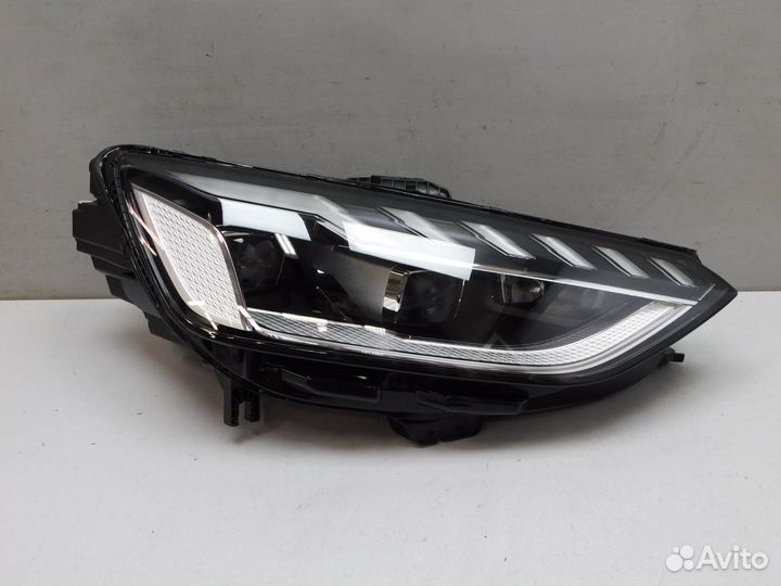 Фара правая Audi A4/RS4