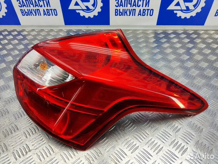 Фонарь задний правый Ford Focus 3 CB8 1.6 iqdb 105
