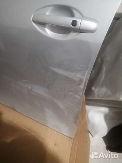 Двери на Toyota corolla fielder 141 перед