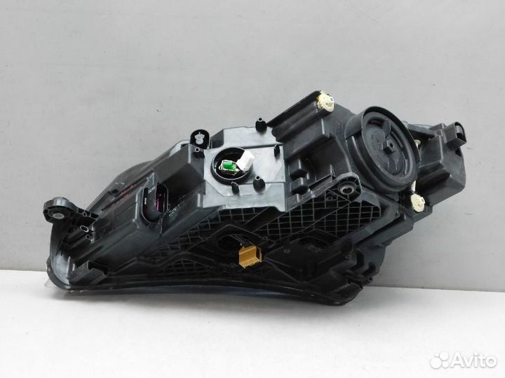 Фара правая Skoda Superb