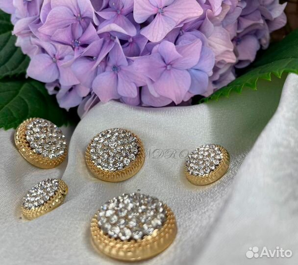 Пуговицы золотые стразы 25 и 18 мм