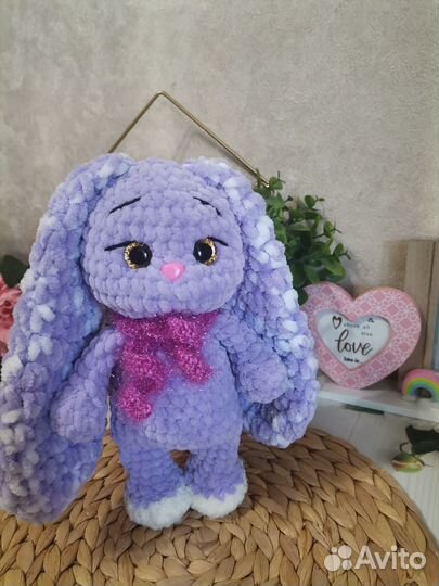 Плюшевая игрушка заяц вязаный ручной работы