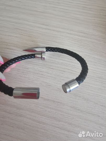 Кожаный браслет