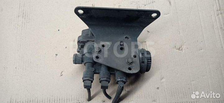 Кран уровня подвески Mercedes-Benz Actros 3 (MP3)