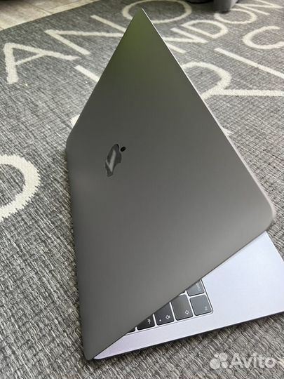 Apple MacBook Pro 13 2019