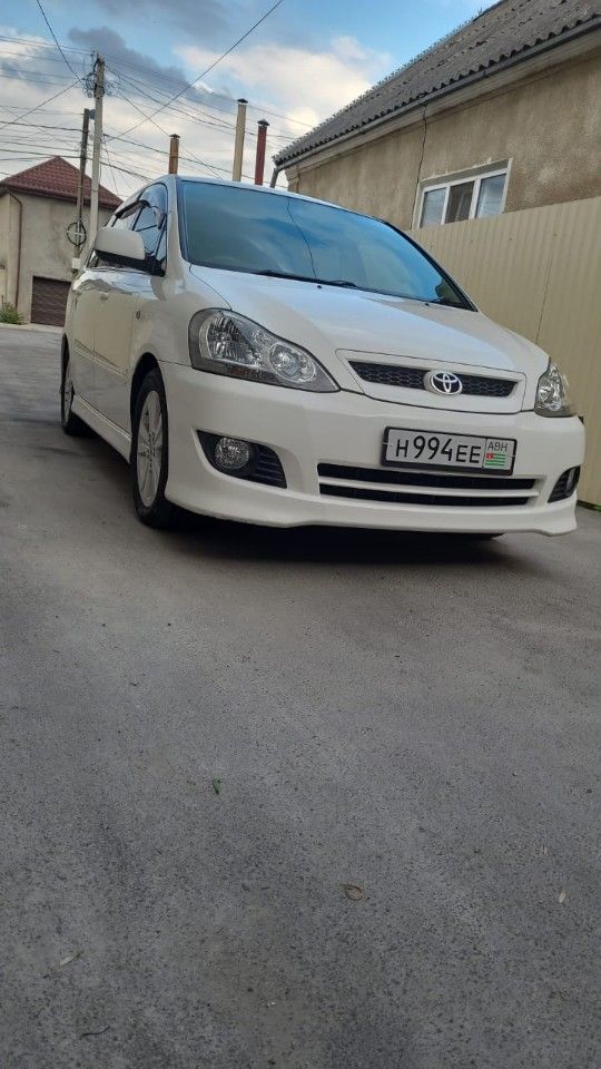 Toyota Ipsum: фото владельца