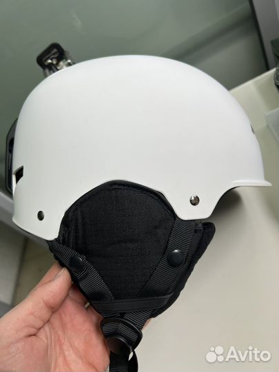 Горнолыжный шлем