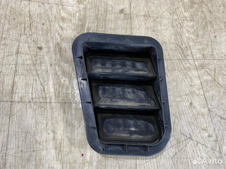 Решетка вентиляционная левая Hyundai Solaris