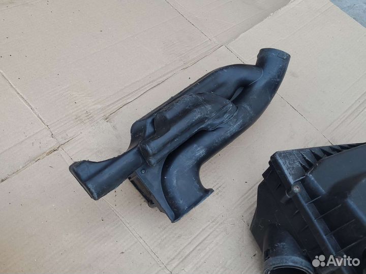 Корпус воздушного фильтра Opel Zafira A Z22SE