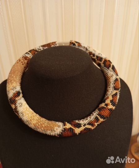 Украшение. Жгут из бисера