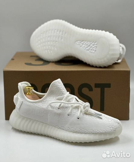 Кроссовки женские Adidas Yeezy Boost 350