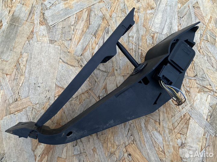 Педаль газа BMW E65/66