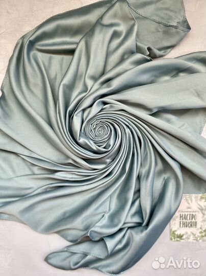 Подарок женщине на 8 марта