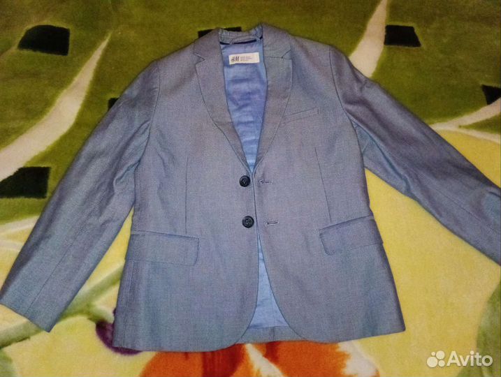 Нарядный костюм HM на мальчика 122 р